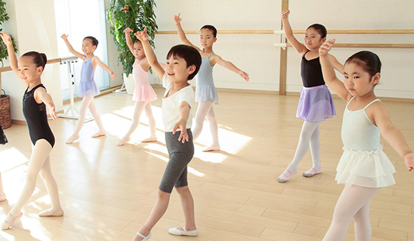 誰もが楽しく踊れるバレエスタジオ